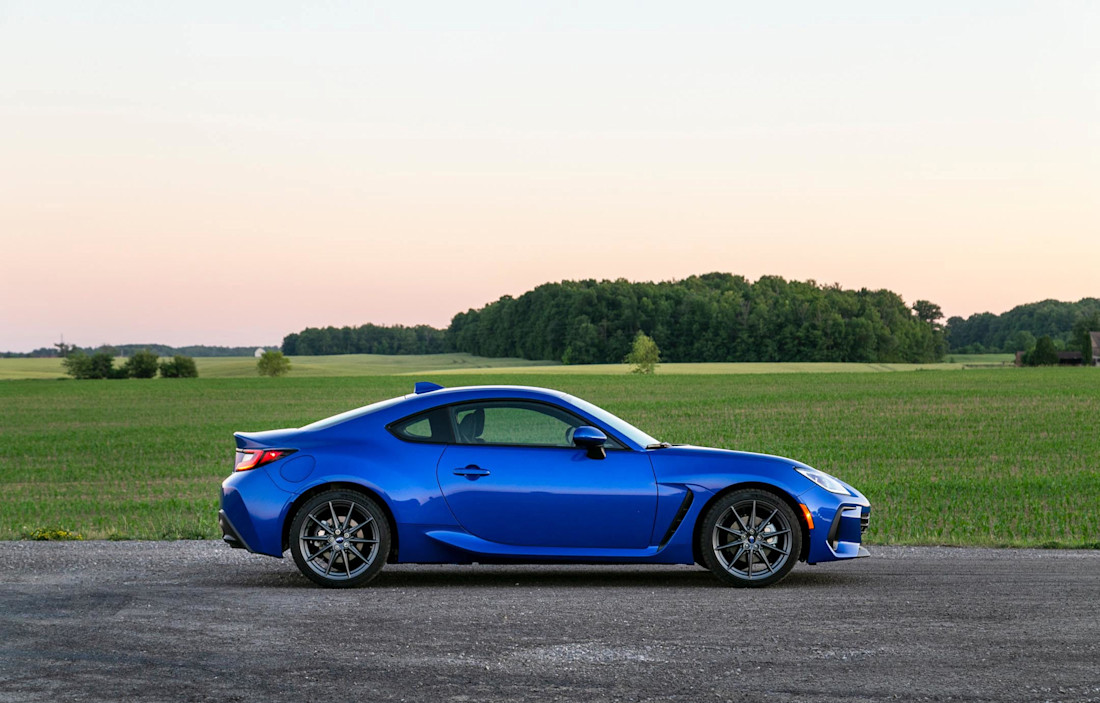 Editorial 2022 subaru brz sport tech 05 jw