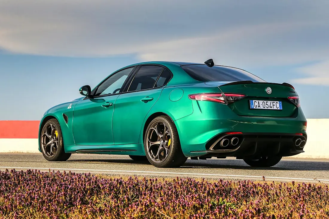 AS24 Alfa achter