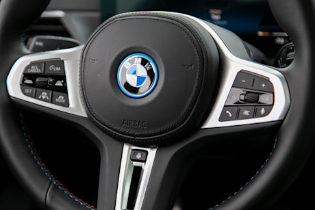 Editorial 2022 bmw i4 m50 xdrive 18 jw