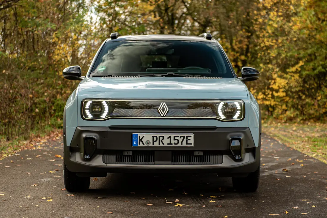 renault-r4-e-tech-2025-front