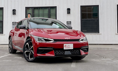 Editorial 2022 kia ev6 awd long range with gt line package 2 03 ct