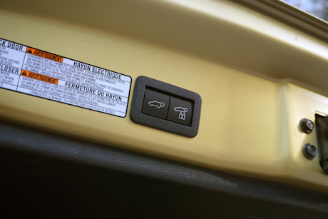 Editorial 2024 toyota corolla cross hybrid xse td 231220 21 di