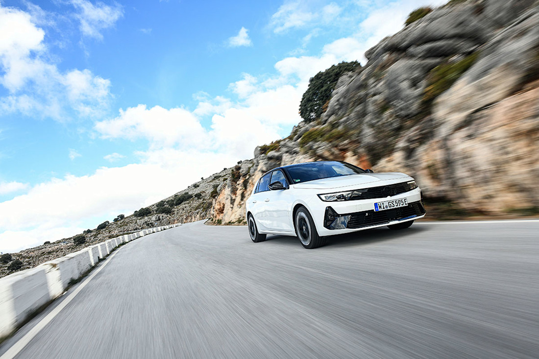 Opel Astra GSe: meer dan alleen verpakking