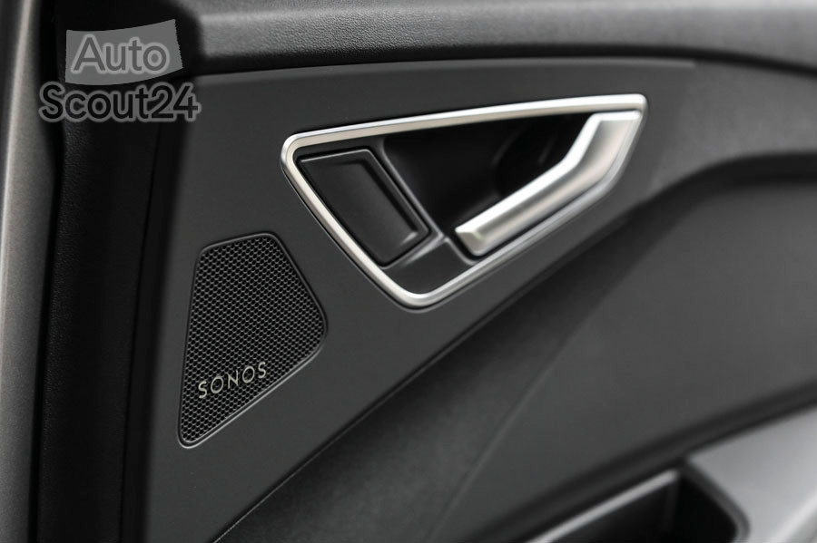 Audi_Q4_Etron-173.jpg