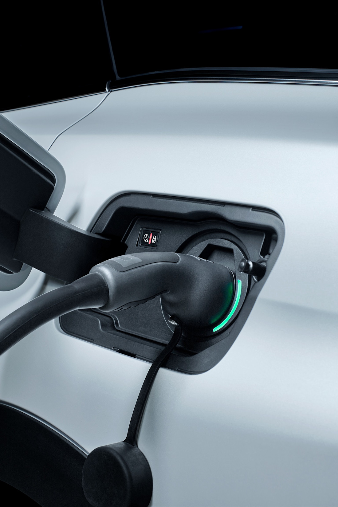 PEUGEOT_3008PHEV_HY4_1809PB_304_0.jpg