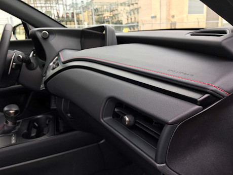 Lexus UX 250h AWD 2020 : essai hivernal Image