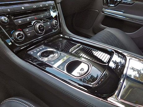 Editorial 2016 jaguar xjl portfolio sh 31