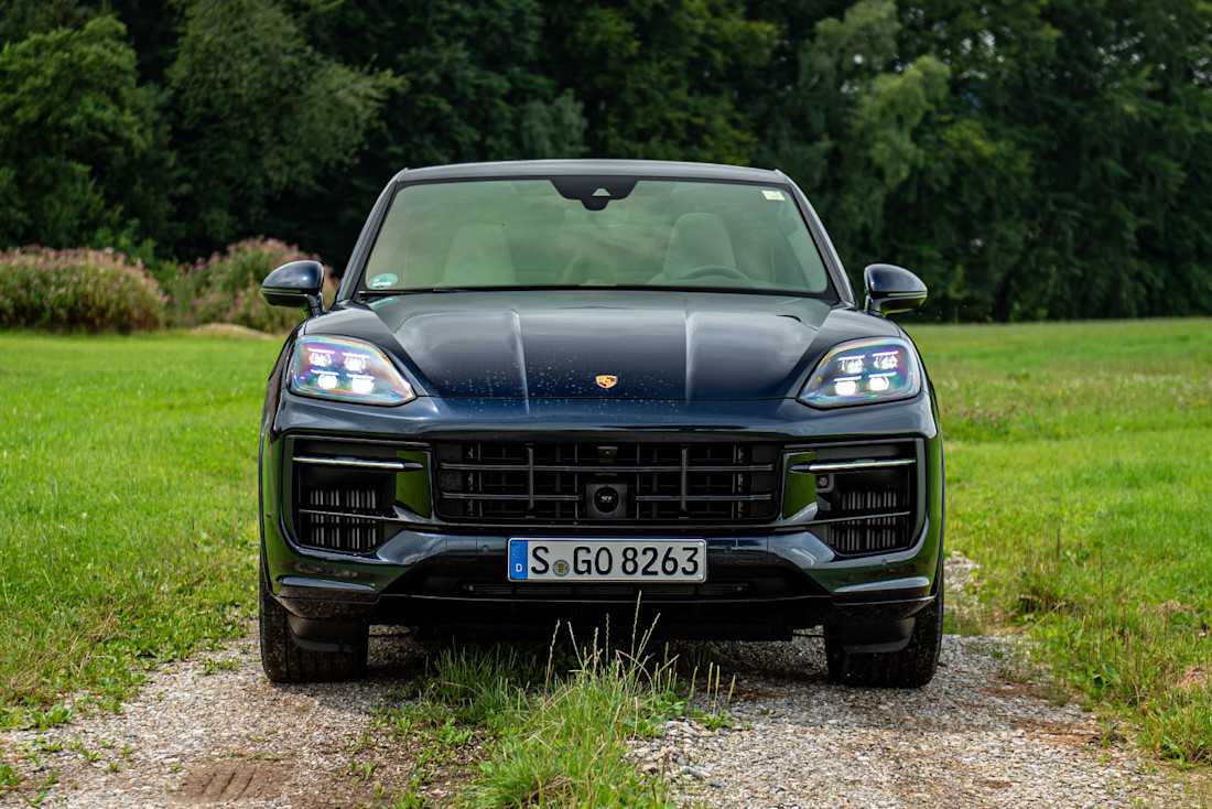 porsche-cayenne-gts-coupe-2024-front