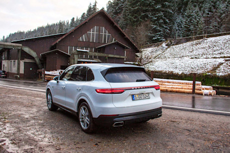 Editorial 2019 porsche cayenne e hybrid 14 lw