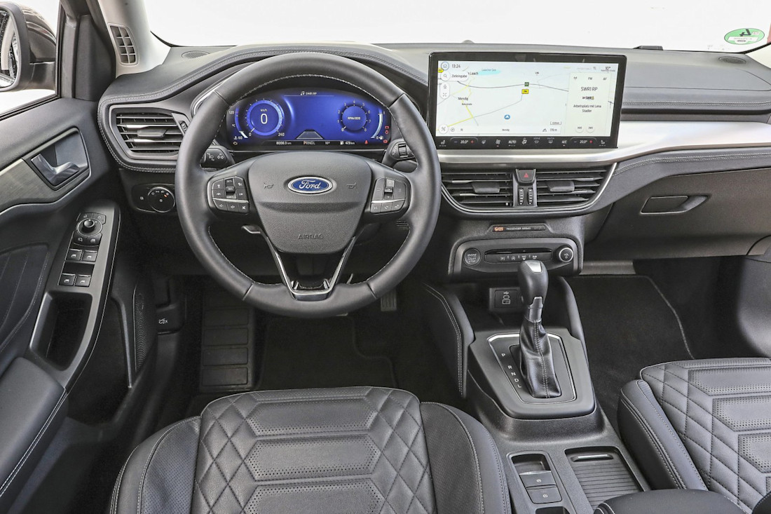 ford-focus-kia-ceed-2023-4.jpg