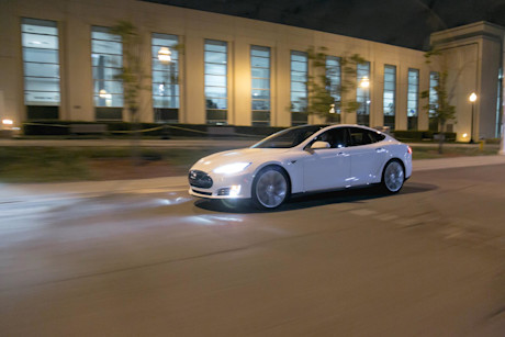 Editorial 2015 tesla model s p85d 05 rf