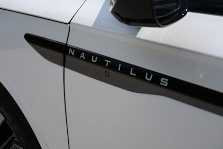 Editorial 2024 lincoln nautilus td jm 240930 6