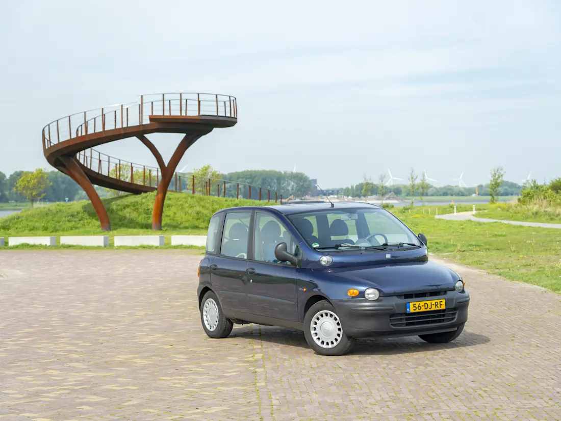 huh-iemand-heeft-vorige-maand-een-nieuwe-fiat-multipla-gekocht-2024-02 huh-iemand-heeft-vorige-maand-een-nieuwe-fiat-multipla-gekocht-2024-02