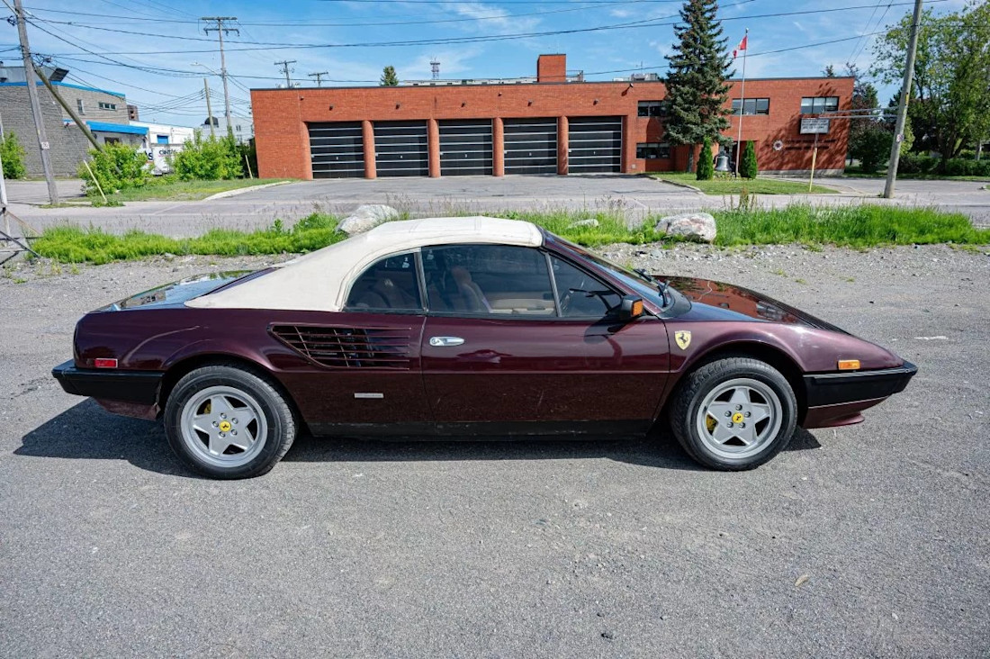 Ferrari Mondial Cabriolet de 1985 (3).jpg