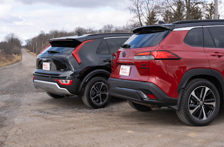 Editorial 2024 kia niro vs 2024 toyota corolla cross hybrid 240408 09 jw