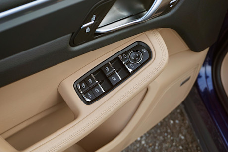 Editorial 2022 porsche macan 20 di