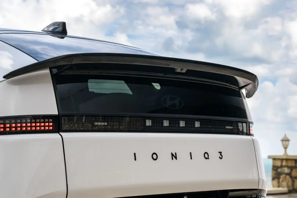 hyundai-ioniq-3-driving-experience-2026-atlas-white-9075 wid 1024 bfc off