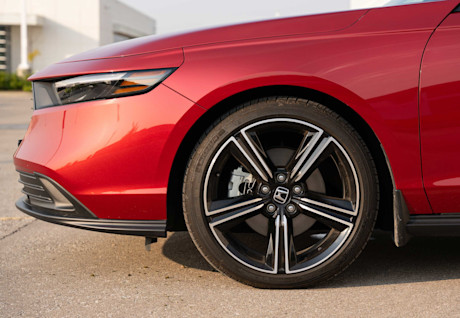 Editorial 2025 toyota camry vs honda accord comp jw 240918 4