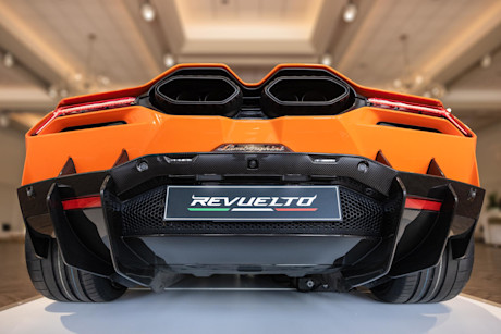 Editorial 2024 lamborghini revuelto 05 lamborghini