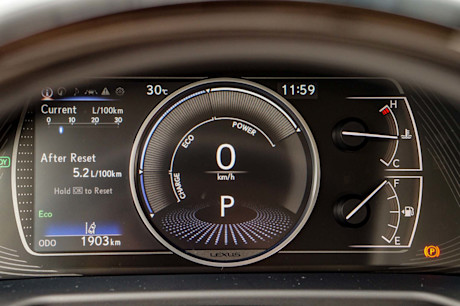 Editorial 2020 lexus es 300h 19 jl