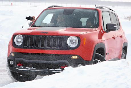 Editorial 2015 fca winter driving pw 22