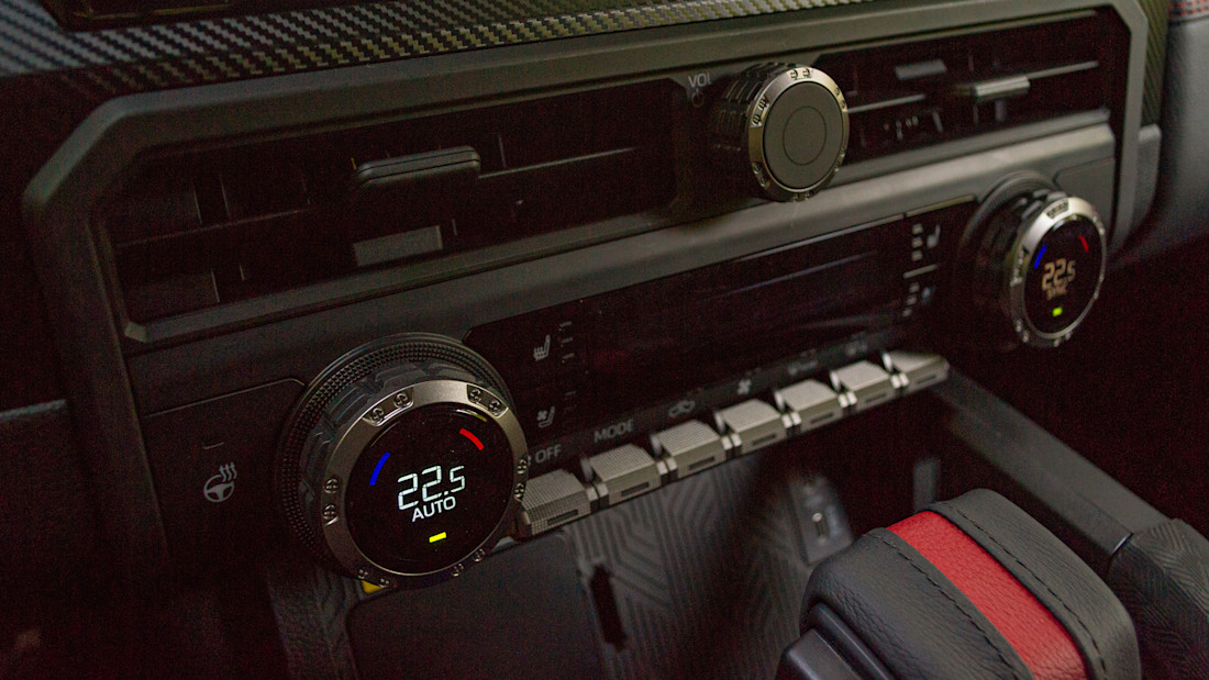 2026 Ford Ranger Raptor v Toyota Tacoma TRD Pro - Comp - KP - 261009 - 49.jpg