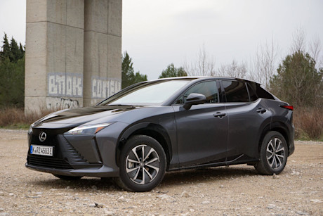 Editorial 2023 lexus rz 450e 05 di