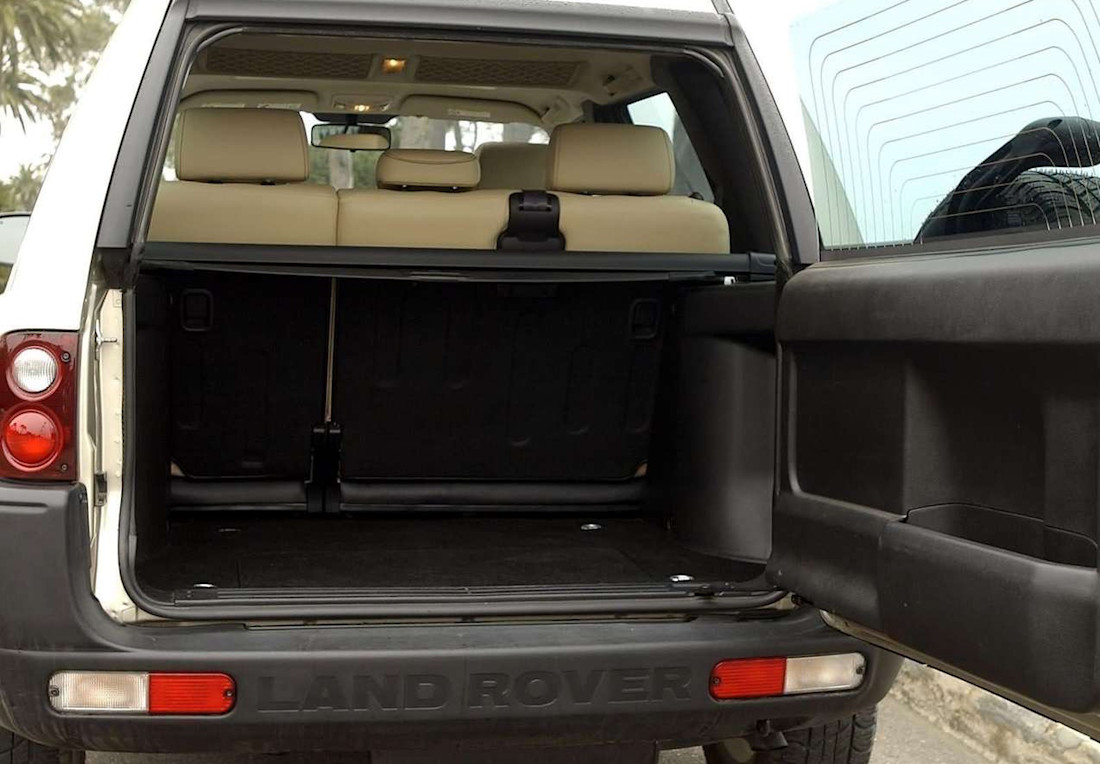 Land Rover-Freelander-2003 interior 2
