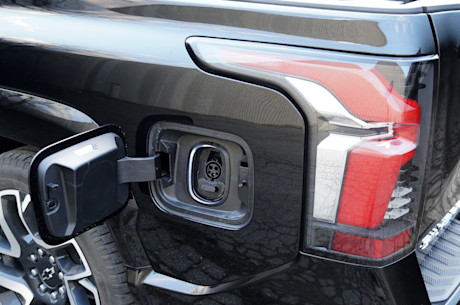 Chevrolet Silverado EV RST 2024 : essai routier Image