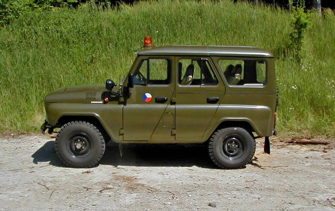 khW5Vs6TRoVThOTyYVBa0-c0edf03b776a16b45a00f84511d8773c-uaz-3151-side-1100