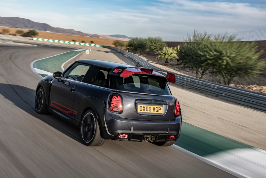 AS24 Test Mini JCW GP achter AS24 Test Mini JCW GP achter