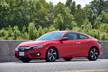 Editorial 2017 honda civic touring coupe 03 jp