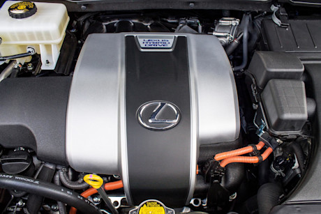 Editorial 2016 lexus rx 450h bm 04