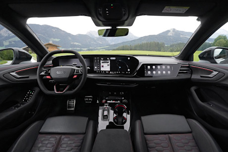 7 audi-rs-5-limousine-2026-cockpit