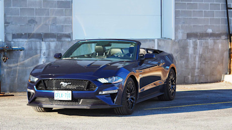Editorial 2019 ford mustang gt premium convertible 02 jp