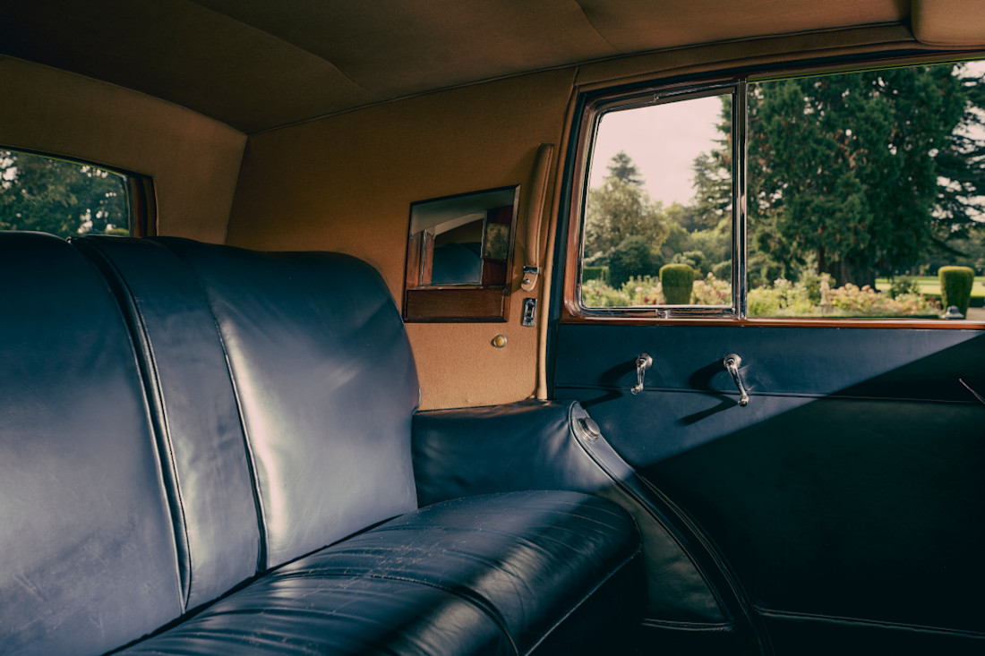 Rolls-Royce-Phantom-Goldfinger-2024 (17).jpg