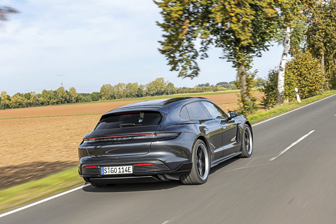test-mercedes-porsche-taycan-2023-1.jpg