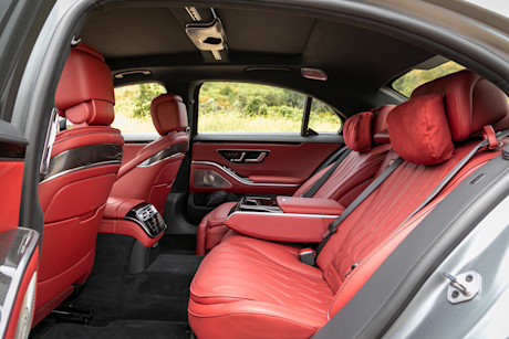 Editorial 2024 mercedes amg s 63 e performance fd 230627 18 jw