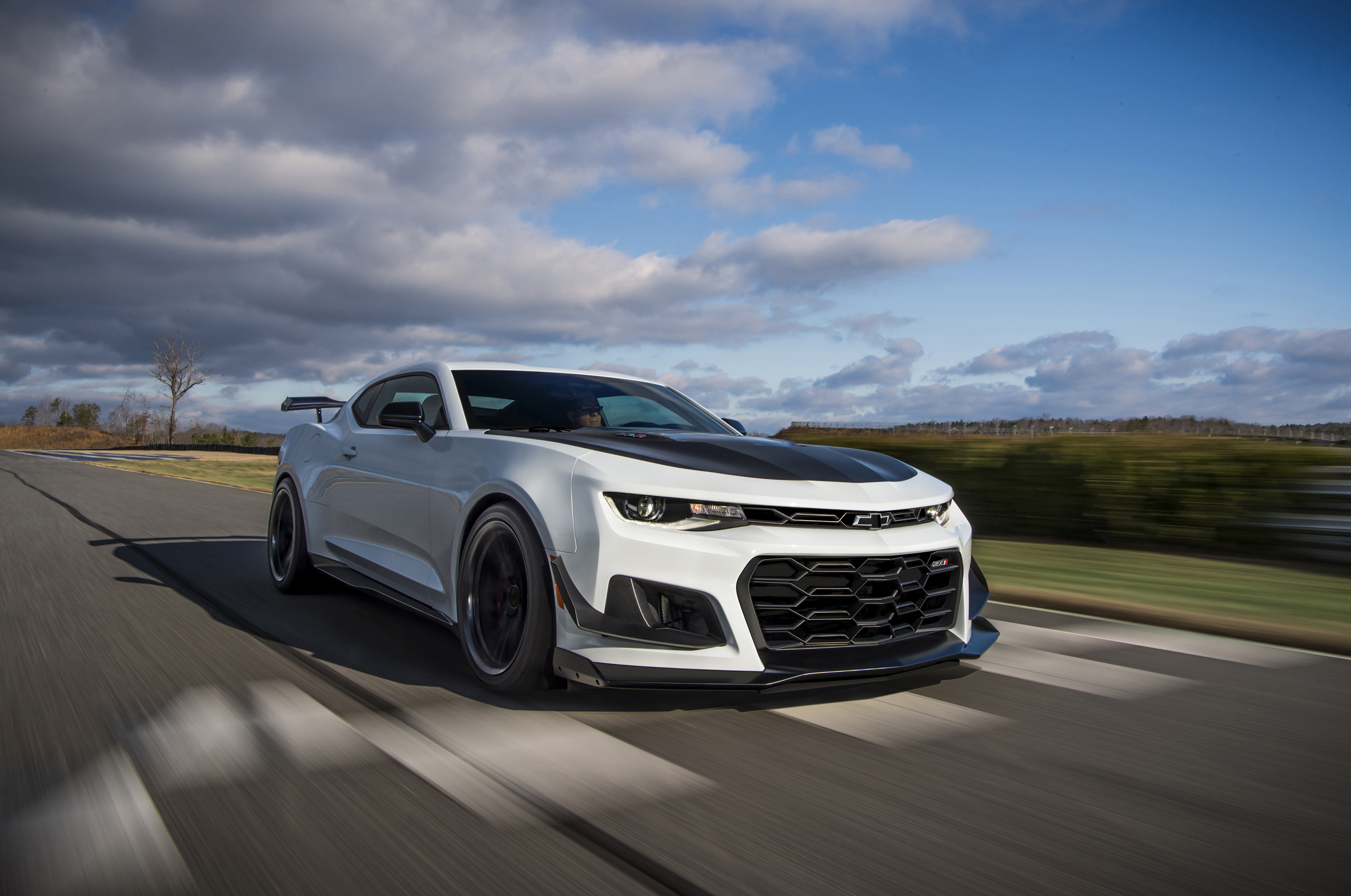 2018-chevrolet-camaro-zl1-1le-