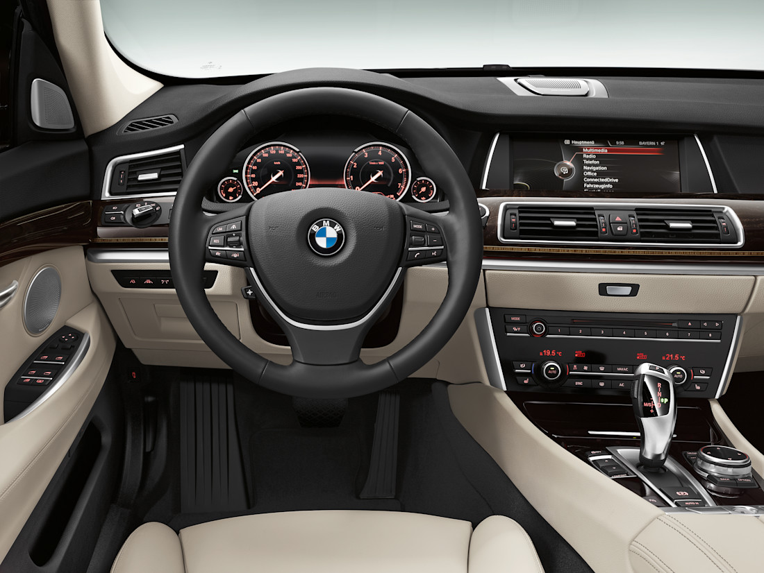 P90118646_highRes_the-new-bmw-5-series
