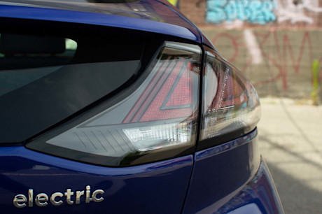 Editorial 2020 hyundai ioniq electric ultimate 16 sm