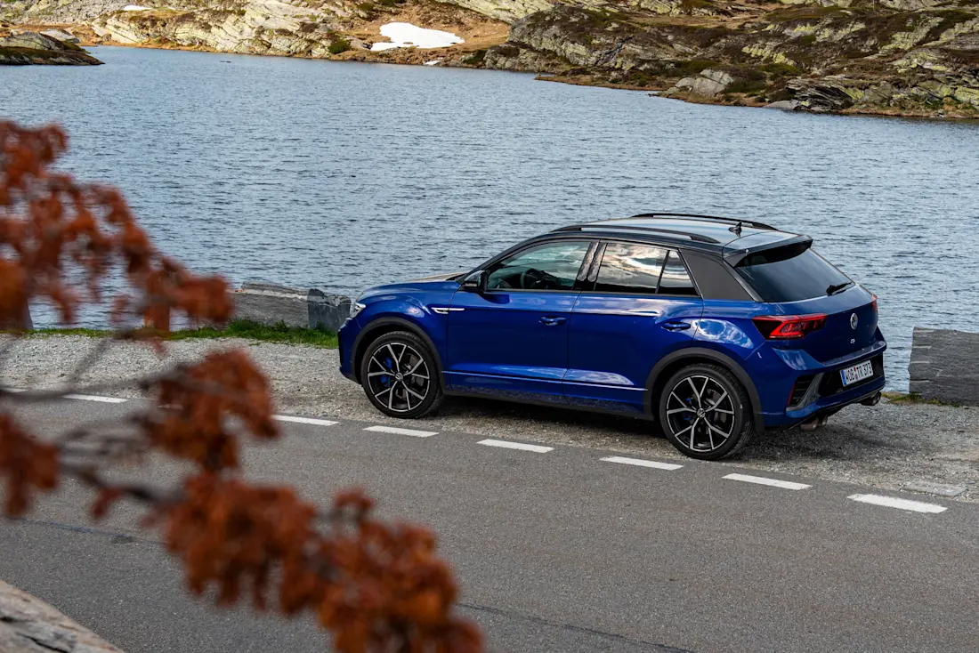 Kurvenmeister mit Ladepotential: Bis zu 445 Liter schluckt der Kofferraum des T-Roc, die optionale Anhängerkupplung ist gut für bis zu 1,9 Tonnen (bei acht Prozent Steigung).  Kurvenmeister mit Ladepotential: Bis zu 445 Liter schluckt der Kofferraum des T-Roc, die optionale Anhängerkupplung ist gut für bis zu 1,9 Tonnen (bei acht Prozent Steigung).