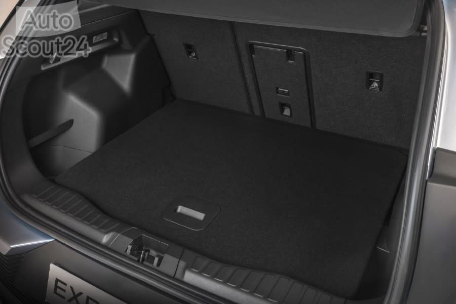 2023_FORD_TheNewAll-ElectricFordExplorer_Studio_24(1).jpg