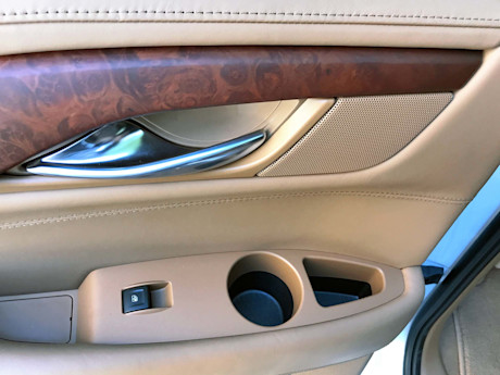 Editorial 2017 cadillac escalade esv platinum 18 mb
