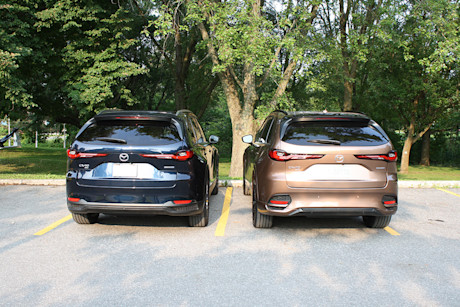 Match comparatif des VUS intermédiaires hybrides rechargeables, Édition 2024: Mazda CX-90 PHEV 2024 vs Mazda CX-70 PHEV 2025 Image