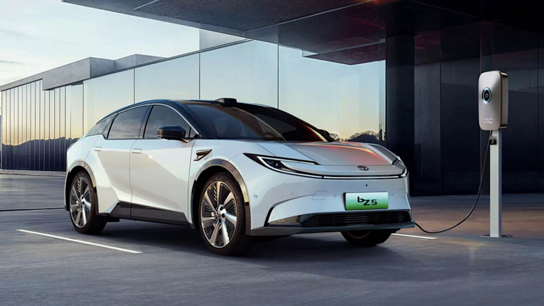 Deze goedkope elektrische Toyota kost de helft van een Tesla Model Y