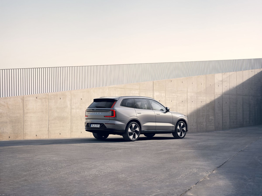 305699_Volvo_EX90
