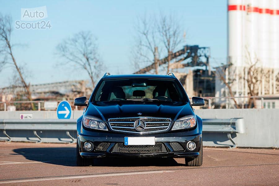 2010-Mercedes-Benz-C63-AMG-Estate-Michael-Schumacher-1.jpg
