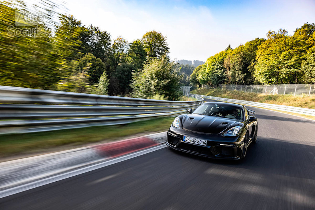 PORSCHE 718 CAYMAN GT4 RS (12).jpg