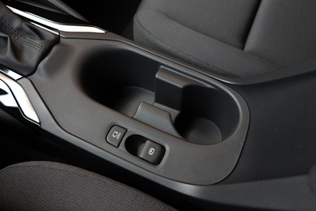 Editorial 2023 toyota corolla le upgrade td 230623 26 jm